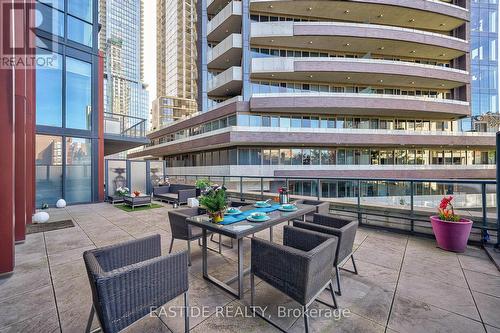 302 - 32 Davenport Road, Toronto, ON - Outdoor