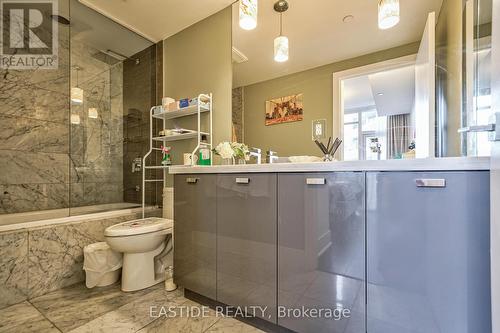 302 - 32 Davenport Road, Toronto, ON - Indoor Photo Showing Bathroom