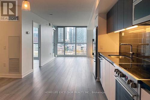 1006 - 75 Queens Wharf Road, Toronto, ON - Indoor Photo Showing Kitchen