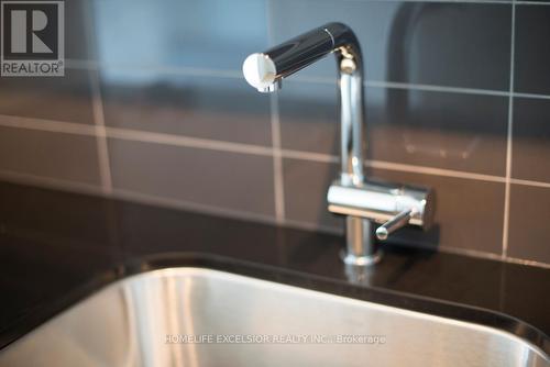 1006 - 75 Queens Wharf Road, Toronto, ON - Indoor Photo Showing Kitchen