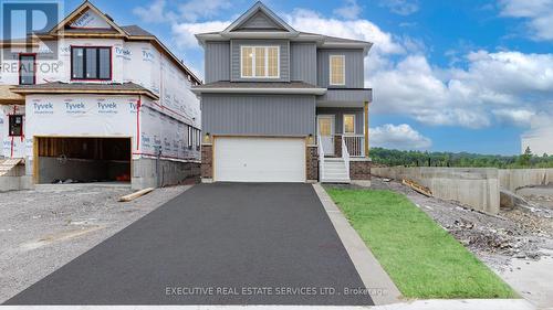 36 Hillcroft Way, Kawartha Lakes, ON - Outdoor With Facade