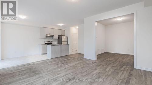 36 Hillcroft Way, Kawartha Lakes, ON - Indoor Photo Showing Kitchen