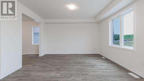 36 Hillcroft Way, Kawartha Lakes, ON - Indoor Photo Showing Other Room