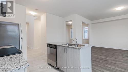 36 Hillcroft Way, Kawartha Lakes, ON - Indoor Photo Showing Kitchen With Double Sink