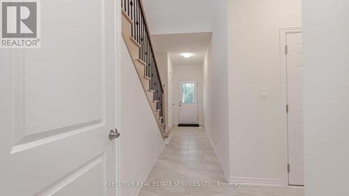 36 Hillcroft Way, Kawartha Lakes, ON - Indoor Photo Showing Other Room