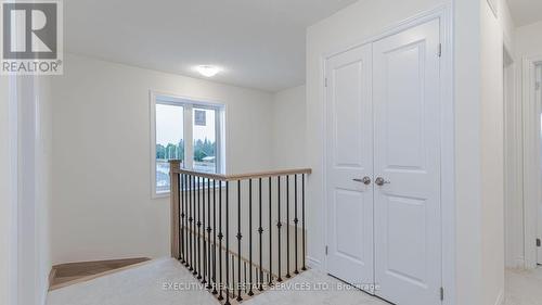 36 Hillcroft Way, Kawartha Lakes, ON - Indoor Photo Showing Other Room