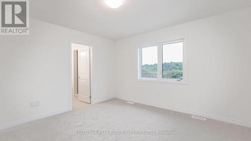 36 Hillcroft Way, Kawartha Lakes, ON - Indoor Photo Showing Other Room