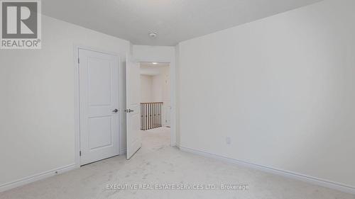 36 Hillcroft Way, Kawartha Lakes, ON - Indoor Photo Showing Other Room