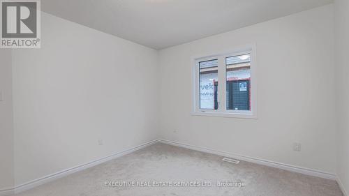 36 Hillcroft Way, Kawartha Lakes, ON - Indoor Photo Showing Other Room