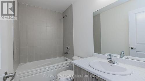 36 Hillcroft Way, Kawartha Lakes, ON - Indoor Photo Showing Bathroom