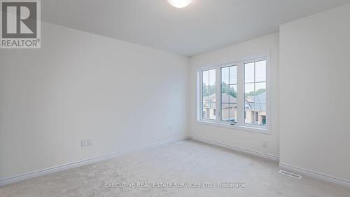 36 Hillcroft Way, Kawartha Lakes, ON - Indoor Photo Showing Other Room