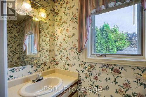 11 Bound Brook Court, Kitchener, ON - Indoor Photo Showing Bathroom