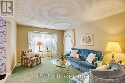 11 Bound Brook Court, Kitchener, ON - Indoor Photo Showing Living Room