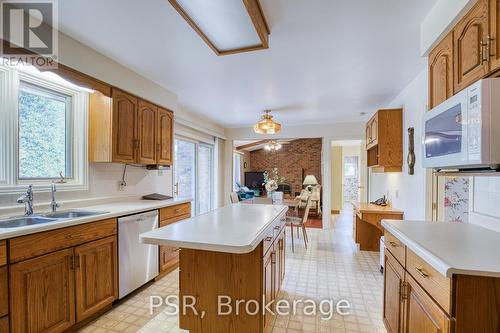 11 Bound Brook Court, Kitchener, ON - Indoor Photo Showing Kitchen With Double Sink