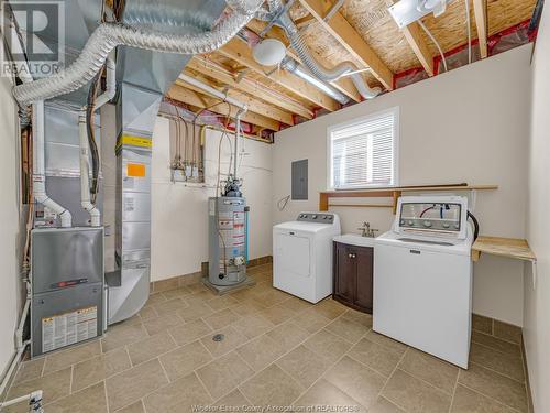 795 Stanley, Windsor, ON - Indoor Photo Showing Laundry Room