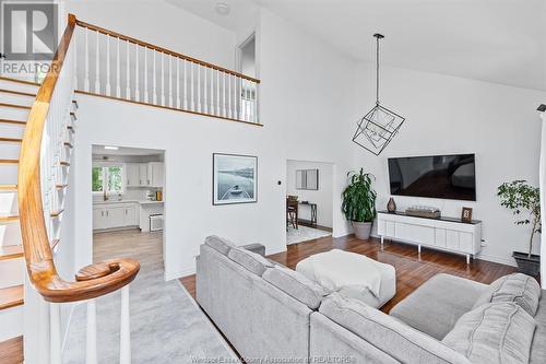 599 Sacred Heart, Lasalle, ON - Indoor Photo Showing Living Room