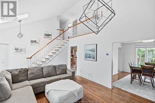 599 Sacred Heart, Lasalle, ON - Indoor Photo Showing Living Room