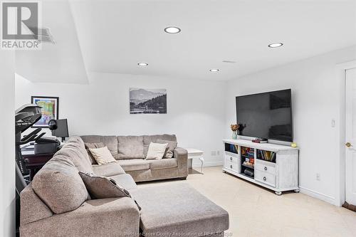 599 Sacred Heart, Lasalle, ON - Indoor Photo Showing Living Room