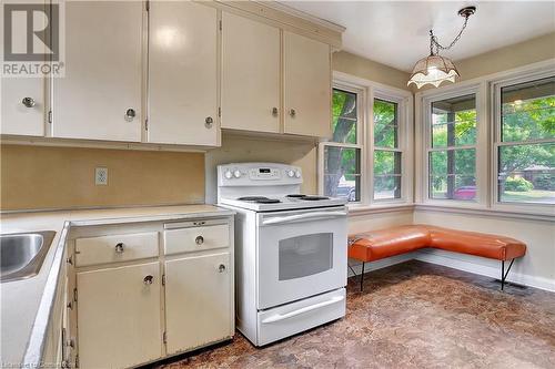 71 Melbourne Crescent, Waterloo, ON - Indoor Photo Showing Kitchen