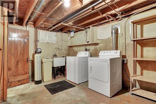 71 Melbourne Crescent, Waterloo, ON - Indoor Photo Showing Laundry Room