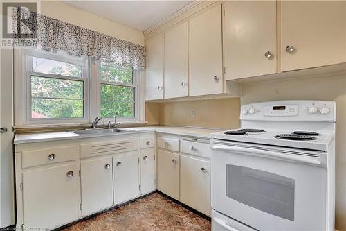 71 Melbourne Crescent, Waterloo, ON - Indoor Photo Showing Kitchen