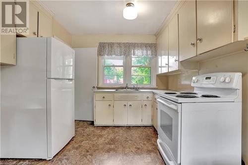 71 Melbourne Crescent, Waterloo, ON - Indoor Photo Showing Kitchen