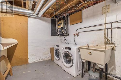 Laundry - 46 Farnham Crescent, Ottawa, ON - Indoor Photo Showing Laundry Room