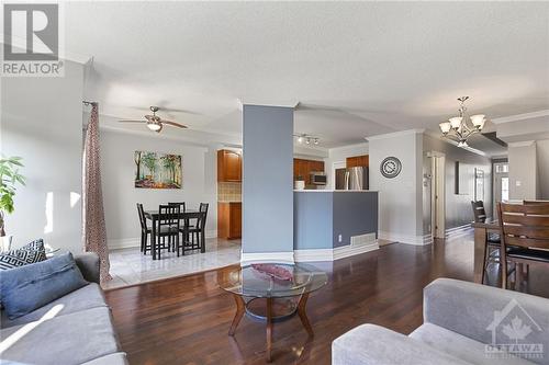 1152 Brasseur Crescent, Ottawa, ON - Indoor Photo Showing Living Room