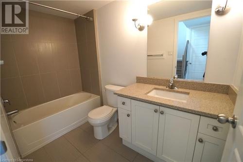 290 Barton Street W Unit# 21, Hamilton, ON - Indoor Photo Showing Bathroom