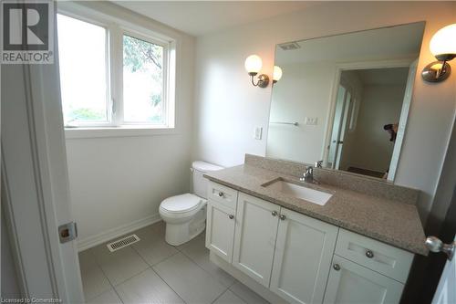 290 Barton Street W Unit# 21, Hamilton, ON - Indoor Photo Showing Bathroom