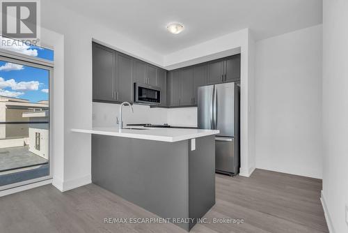 605 - 470 Dundas Street, Hamilton, ON - Indoor Photo Showing Kitchen With Stainless Steel Kitchen