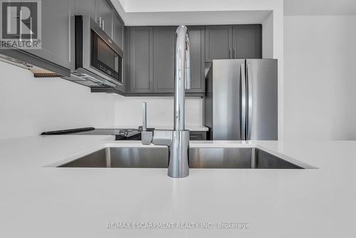 605 - 470 Dundas Street, Hamilton, ON - Indoor Photo Showing Kitchen With Stainless Steel Kitchen With Double Sink