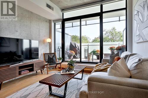 313 - 25 Stafford Street, Toronto, ON - Indoor Photo Showing Living Room