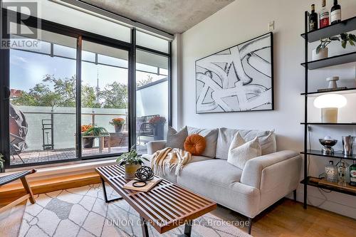 313 - 25 Stafford Street, Toronto, ON - Indoor Photo Showing Living Room