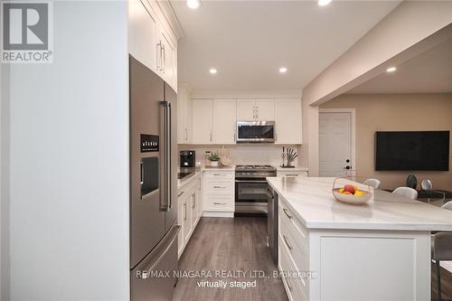 6505 Doreen Drive, Niagara Falls, ON - Indoor Photo Showing Kitchen