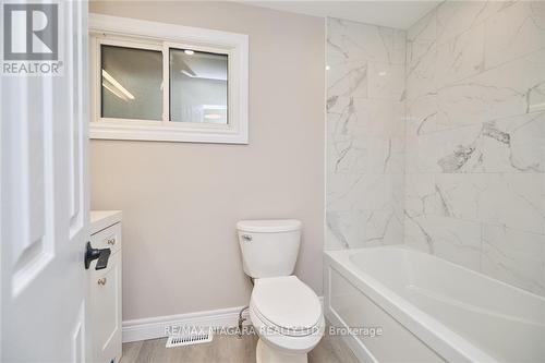 6505 Doreen Drive, Niagara Falls, ON - Indoor Photo Showing Bathroom