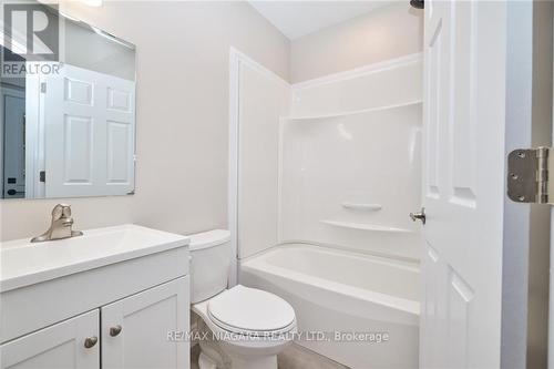 6505 Doreen Drive, Niagara Falls, ON - Indoor Photo Showing Bathroom