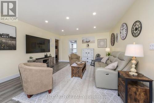 436139 4Th Line, Melancthon, ON - Indoor Photo Showing Living Room