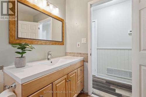 2 Menary Drive, Amaranth, ON - Indoor Photo Showing Bathroom