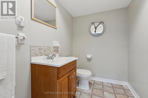 2 Menary Drive, Amaranth, ON - Indoor Photo Showing Bathroom