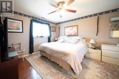 25 West Avenue, Hamilton, ON - Indoor Photo Showing Bedroom