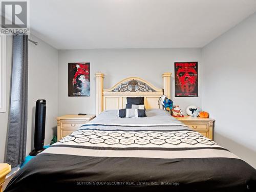 2 Maitland Avenue, Hamilton, ON - Indoor Photo Showing Bedroom