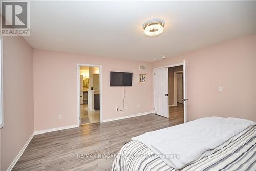 7721 Sassafras Trail, Niagara Falls, ON - Indoor Photo Showing Bedroom