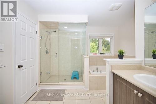 7721 Sassafras Trail, Niagara Falls, ON - Indoor Photo Showing Bathroom