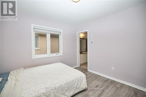 7721 Sassafras Trail, Niagara Falls, ON - Indoor Photo Showing Bedroom