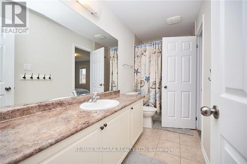 7721 Sassafras Trail, Niagara Falls, ON - Indoor Photo Showing Bathroom