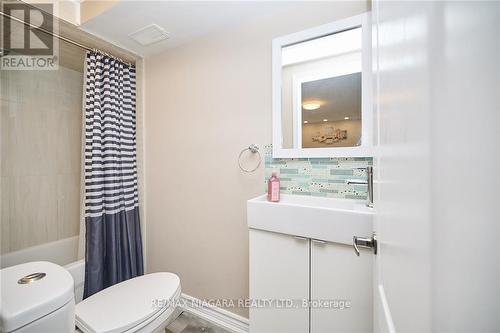 7721 Sassafras Trail, Niagara Falls, ON - Indoor Photo Showing Bathroom