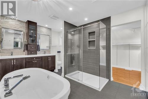 4120 Riverside Drive Unit#K, Ottawa, ON - Indoor Photo Showing Bathroom