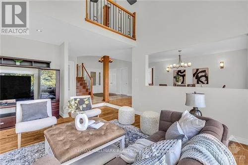 K - 4120 Riverside Drive, Ottawa, ON - Indoor Photo Showing Living Room