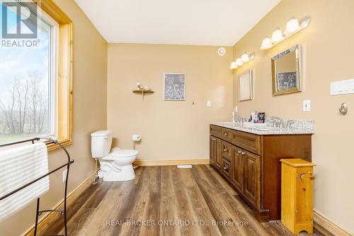 5683 First Line, Erin, ON - Indoor Photo Showing Bathroom